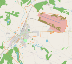 Mapa konturowa Świdwina, blisko centrum na lewo znajduje się punkt z opisem „Parafia pw. Świętego Michała Archanioła w Świdwinie”