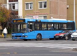 Volvo 7000-es busz a Tél utcában