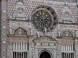 Fassadendetail der Cappella Colleoni in Bergamo