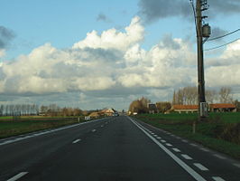 N8 in de Westhoek, ter hoogte van Alveringem