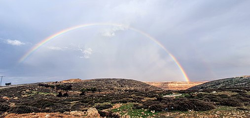 Regenbogen überm Hochland von Hebron bei al-Kanub, 2022