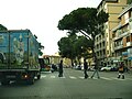 Il viale con porta al prato sfondo