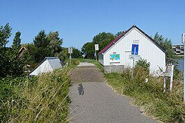 De sluis gezien vanuit het oosten