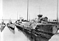 U 139 in Helgoland im Oktober oder November 1918. Links daneben zwei Boote vom Typ UB. Rechts hinter U 139 U 120