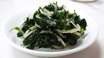 Parae-muchim (seasoned green laver)