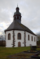 Evangelische Kirche und angrenzender Friedhof