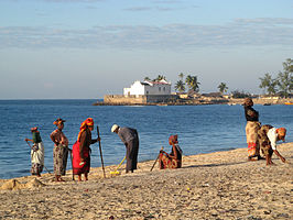 Mozambique-eiland met op de achtergrond het fort en de kerk van Santo António