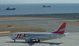 JAL Express Boeing 737-400 op de Luchthaven van Kobe