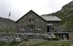 Wildhornhütte im Sommer