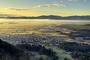 #6: Šmarjetna gora, pemandangan menghadap Škofja Loka, Slovenia.