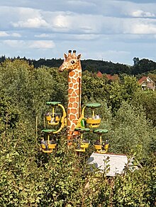 Freizeitparkbereich im Jaderpark, hier zu sehen der Giraffenturm