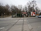 Quickborner Straße am südlichen Ortsteilrand das Gleis der ehemaligen Industriebahn Tegel-Friedrichsfelde nach Ost