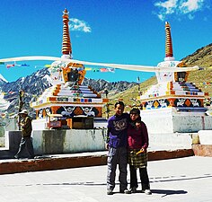 Young Tibetan couple at Kunzum Pass