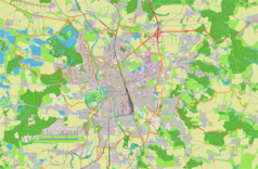 Mapa konturowa Czeskich Budziejowic, blisko centrum po lewej na dole znajduje się punkt z opisem „Stadion Střelecký ostrov”