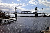 Die Dreharbeiten fanden unter anderem vor der Cape Fear Memorial Bridge und in der Downtown von Wilmington statt