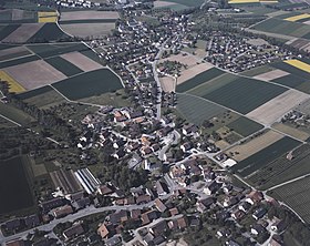 Steinmaur im Jahr 1991, im Vordergrund Obersteinmaur, im Hintergrund Niedersteinmaur