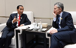 Jokowi with Argentinian president Mauricio Macri during the G20 summit