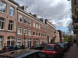 Oneven zijde van de Saxenburgerstraat richting Vondelpark (april 2021)