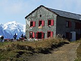 Refuge Col de Balme. Col de Balme (2195 m) is een belangrijke grensovergang tussen Frankrijk en Zwitserland in de alpiene trektocht Tour De Mont Blanc.