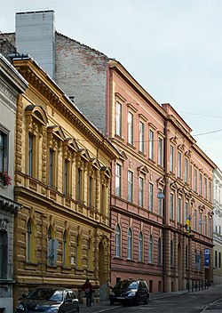 A Pécsi Janus Pannonius Gimnázium homlokzata