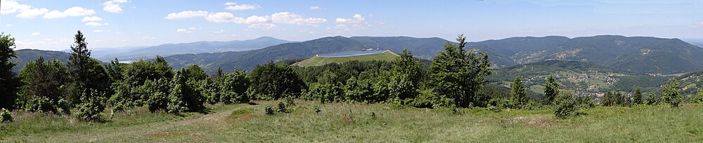 Panorama widokowa z polany na zachodnich stokach Kiczery