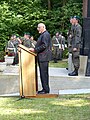 Landesgeschäftsführer Oberst i. R. Wolfgang Wildberger bei einer Beisetzung exhumierter sowjetischer Gefallener in Oberwart am 24. Juni 2016.[1]