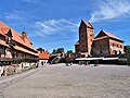 Burgvorhof mit Bergfried