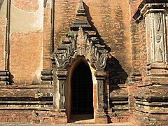 Bir tapınağın kapıyolu