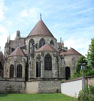 Mittlere Kapelle gotisch, linke 16. Jh, rechte 18. Jh.