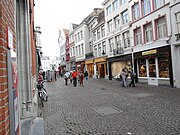 De Breidelstraat, gezien in de richting van de Burg