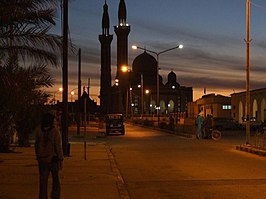 De moskee van Ghadames bij nacht