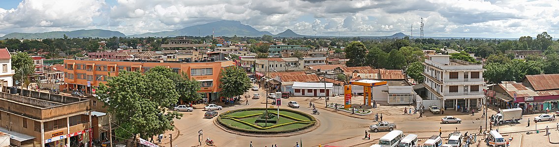 Tanzanya'nın Morogoro kentinin genel görünümü. Arka planda Nguru Dağları görünmektedir.(Üreten:Muhammad)