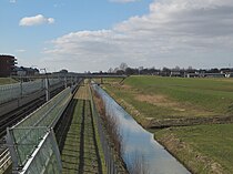 De vrije busbaan komt ten westen van de HSL. Offenbachplantsoen, Berkel en Rodenrijs. Maart 2011