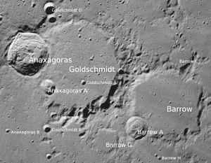 Barrow mit Nebenkratern (Norden oben; LROC-WAC)