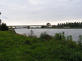 Louis Raemaekersbrug gefotografeerd vanaf de noordzijde