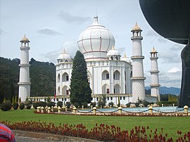 Das Taj Mahal im Parque Jaime Duque