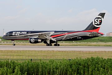 SF Airlines Boeing 757-21B(SF) at Shanghai Pudong International airport