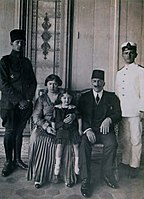 Abdülmecid Efendi, Mehisti Kadınefendi ve kızları Dürrüşehvar