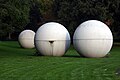 Skulptur Giant Pool Balls von Claes Oldenburg (1977)