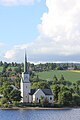 Kirken sett fra Helgøya Foto: Øyvind Holmstad