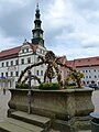 Osterbrunnen in Pirna (von Brücke) – hier für dieses Bild stimmen