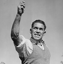 Portrait of Bill Onus, training soldiers to use the boomerang, Australia, 30 June 1941