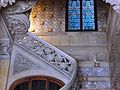 Fenster im Treppenhaus der Casa Thomas in Barcelona