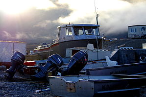 Am Hafen von Grise Fiord