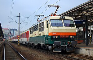 151 023 vor Ex 121 „Košičan“ in Prag (2012)