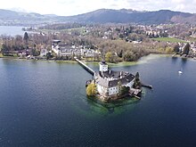 Luftaufnahme vom Schloss Ort (April 2023)