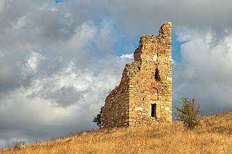 Tower of Mariana in Olynthos Φωτογράφος: VasilisKarapa