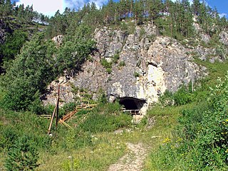 Eingang der Denissowa-Höhle