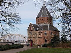 Nijmegen-Centrum, Sint-Nicolaaskapel und Waalbrug