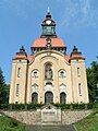 Kirche mit Ausstattung, Treppenanlage mit integriertem Kriegerdenkmal (Kriegerdenkmal siehe 09284272) und Mauerreste des ehemaligen Weinbergs (Einzeldenkmal der Sachgesamtheit 09284245)